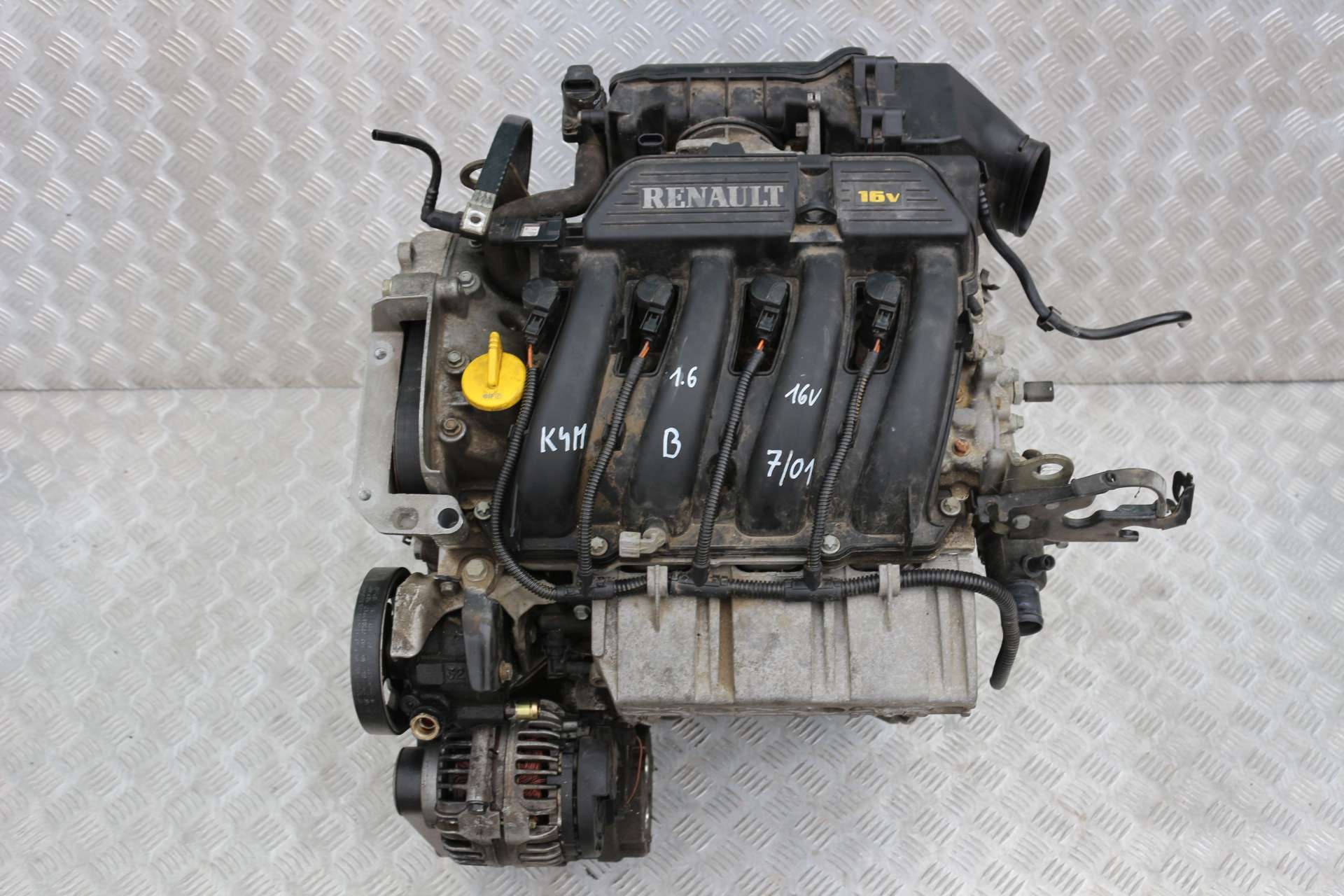 Двигатель renault k4m. K4m двигатель Рено. Мотор Рено 1.6 16 клапанов. Двигатель Renault k4m Ларгус. Рено Сандеро двигатель 1.6 16 кл.