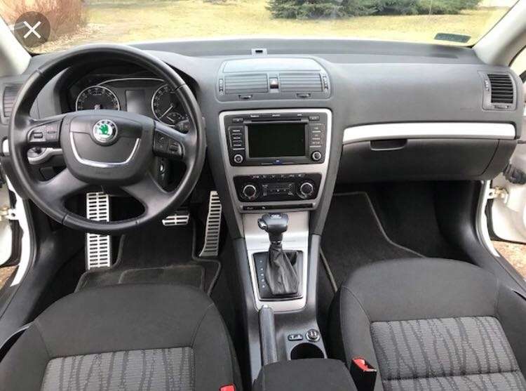 Купить шкоду октавию автомат. Автомат на Skoda Octavia a5. Шкода автомат 2010.