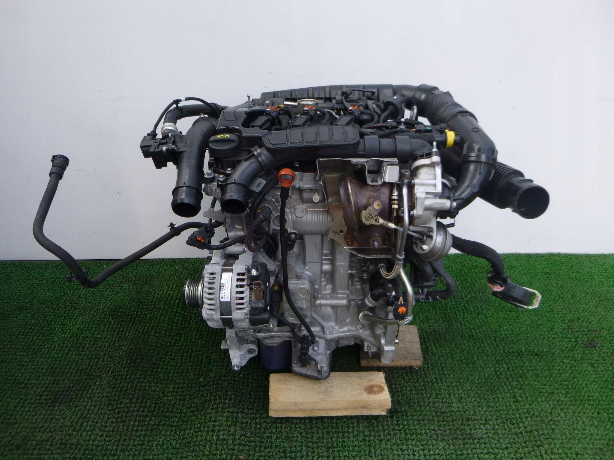 Peugeot 3008 двигатель. Двигатель Пежо 3008. Пежо движок 3008 5fe. Мотор Пежо 3008 дизель 2,0. 2.2 Dw12c двигатель Пежо.