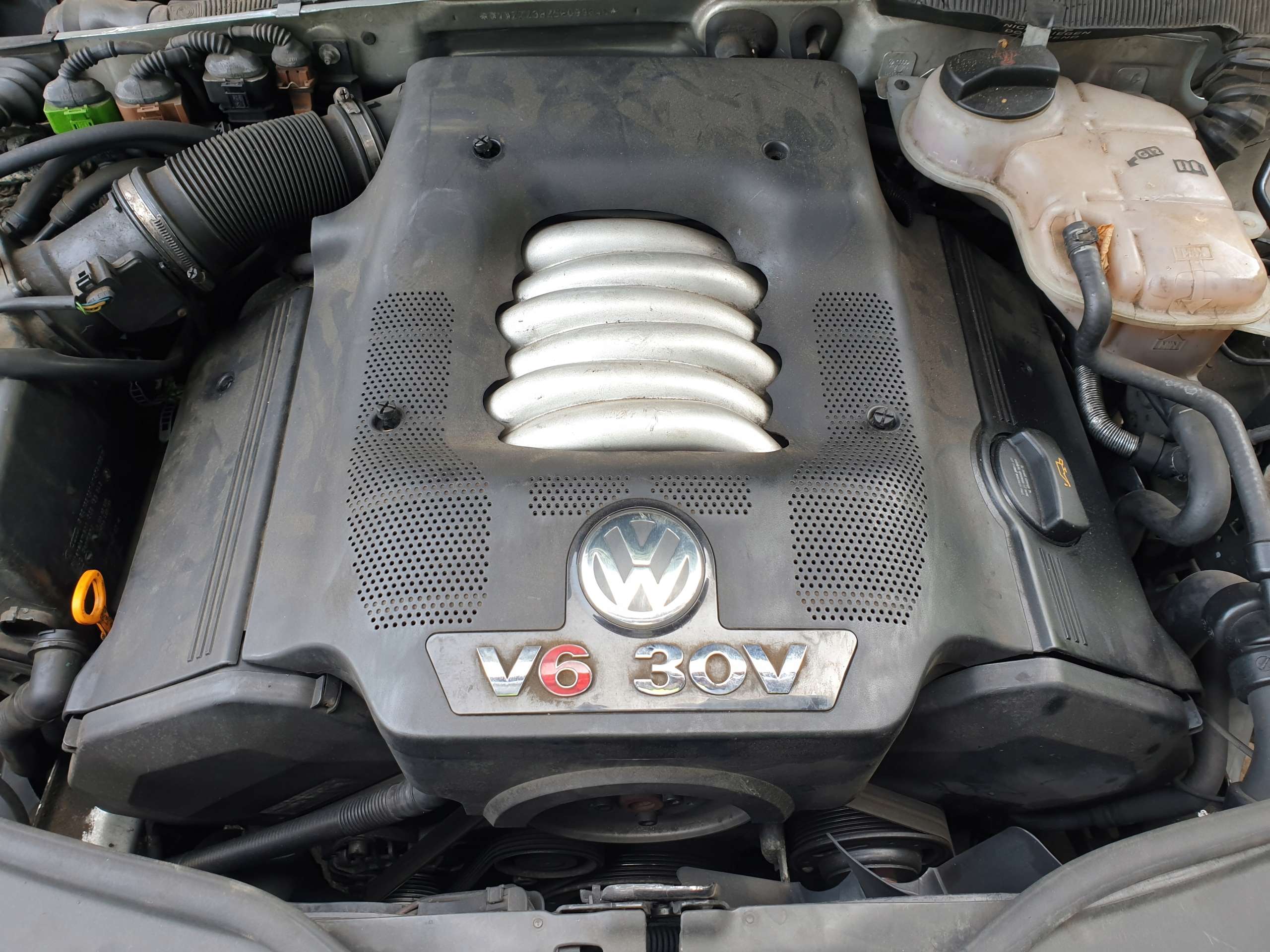Купить двигатель на фольксваген пассат б5. Пассат б5 2.8 v6. VW Passat b5 v6 30v. VW Passat b5 v6 2.8. Двигатель Volkswagen Passat b5 2.8.