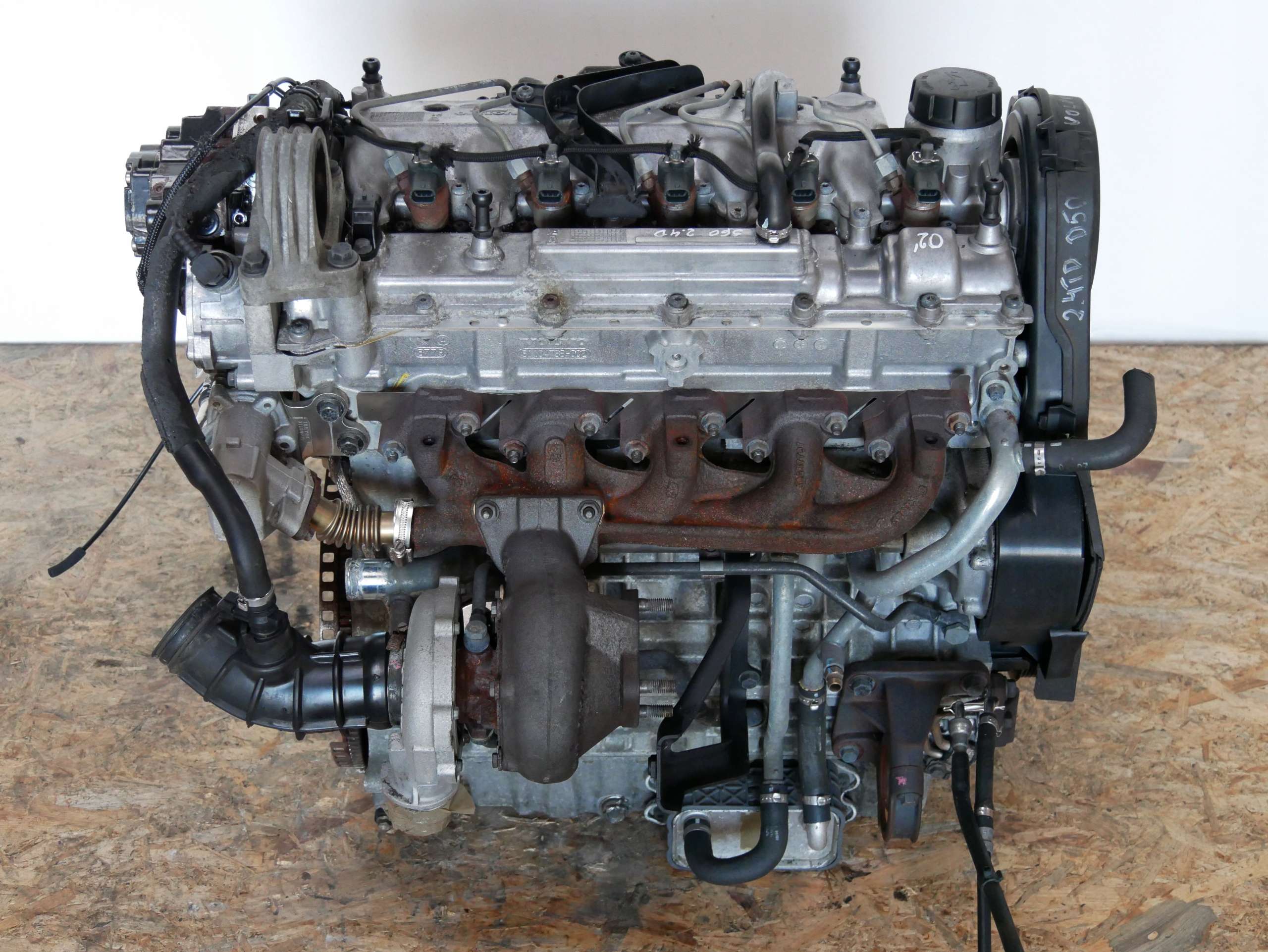 Volvo s60 двигатели. Мотор 2.4 Вольво s60. Двигатель Вольво s60. Двигатель Volvo s60 2.4. Volvo d5244t 2.4 литра..