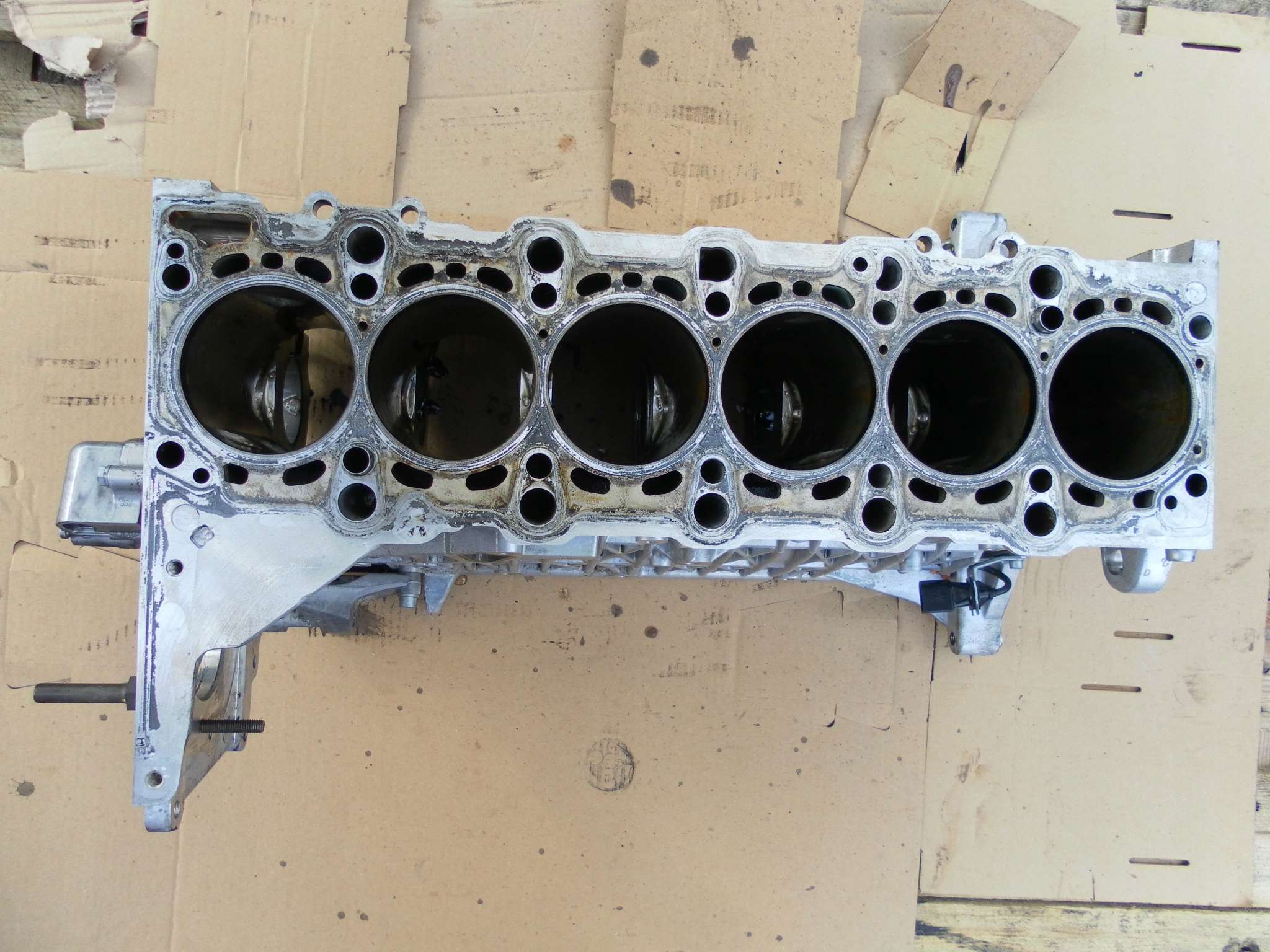 Блок двигателя БМВ / BMW 2.5 M52B25TU 256S4