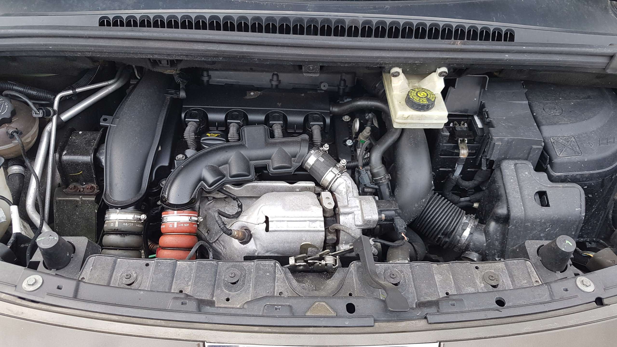 Peugeot 3008 двигатель. Двигатель Пежо 3008. Пежо 3008 двигатель 1.6. Двигатель Пежо 3008 1.6 турбо. Мотор Пежо 3008 дизель 2,0.